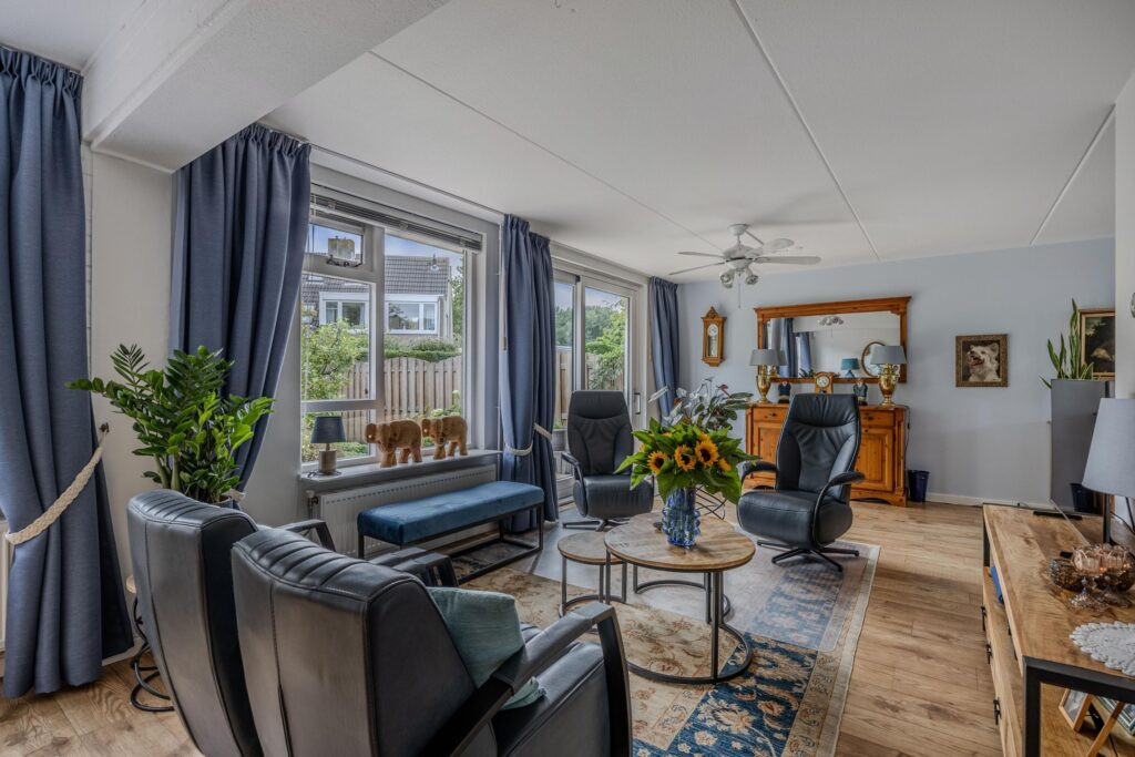 Tussenwoning te koop: Rietmeent 276, Almere