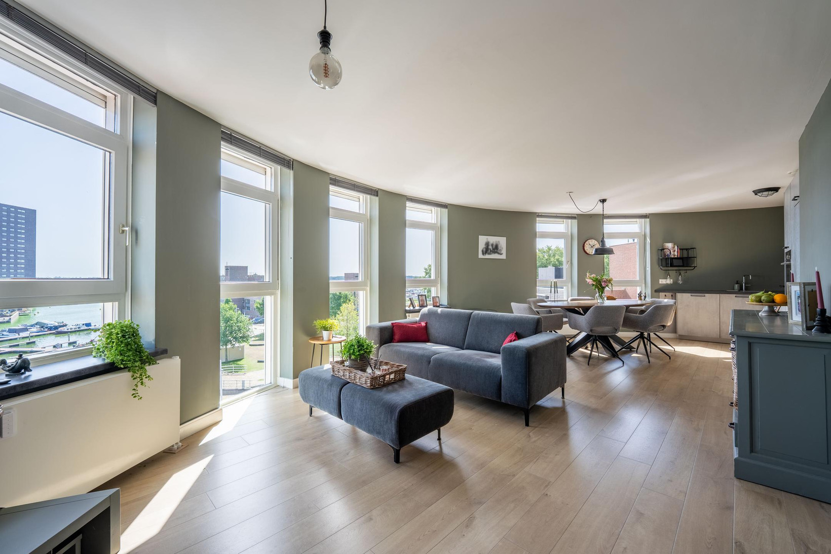 Appartement te koop: Havenzicht 49, Almere
