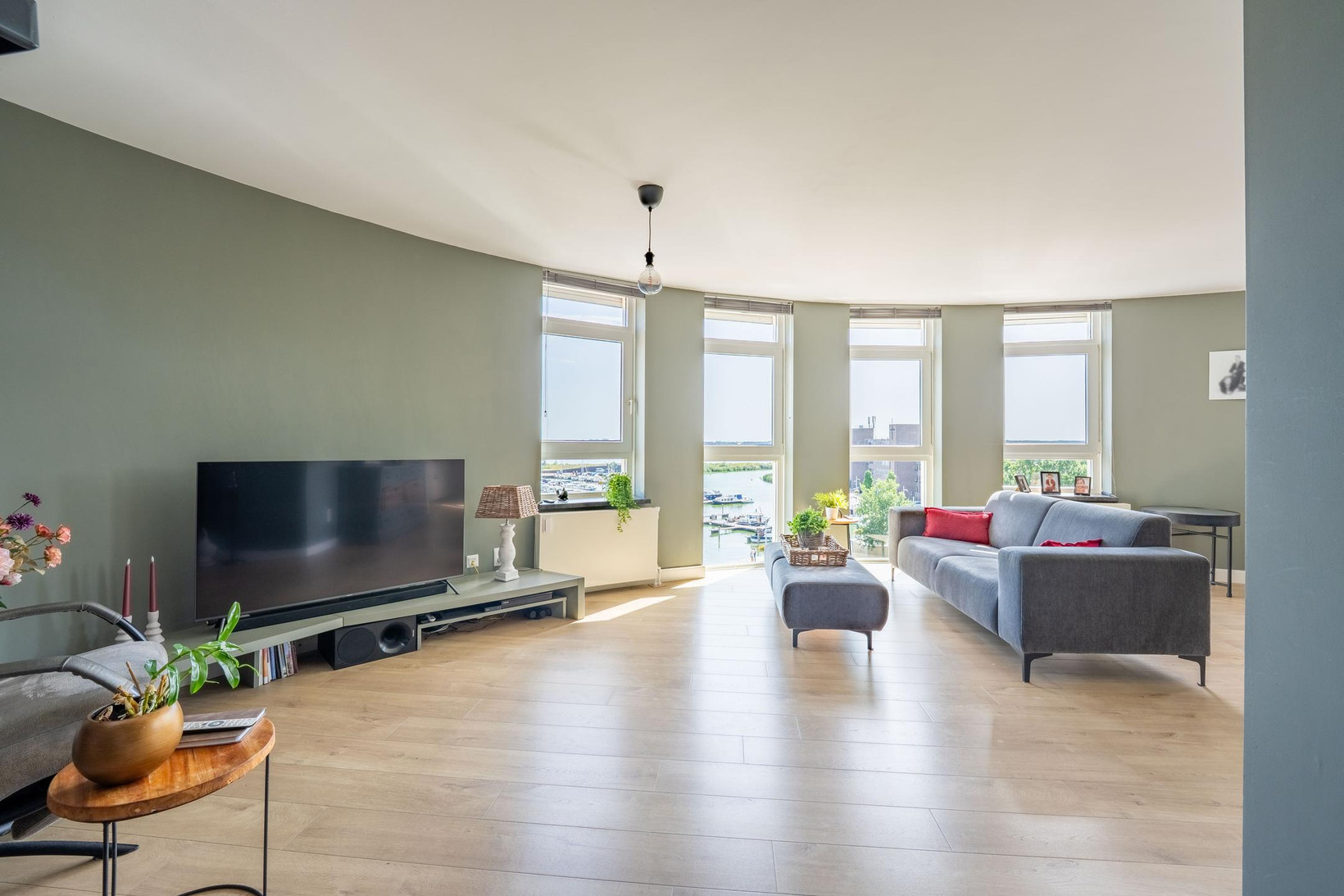Appartement te koop: Havenzicht 49, Almere