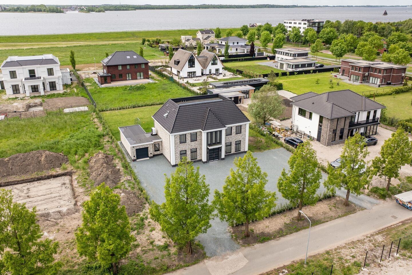 Vrijstaande woning te koop: Sint Annabos 4, Almere