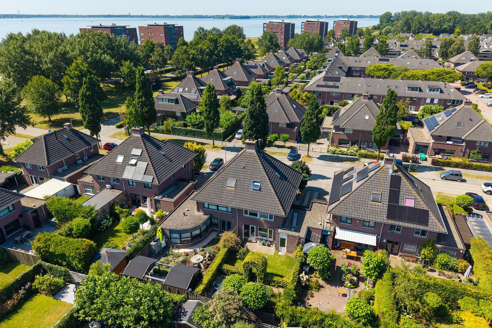 Tussenwoning te koop: Blikveldweg 27, Almere