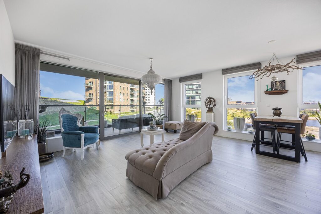 Appartement te koop: Zeeduinweg 14, Almere