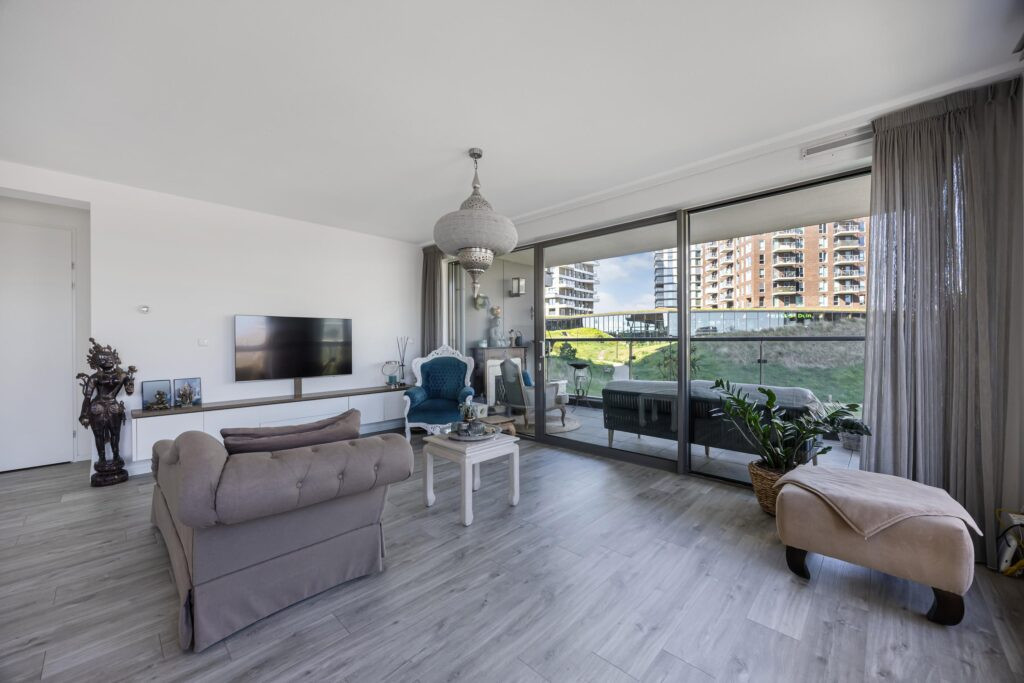 Appartement te koop: Zeeduinweg 14, Almere