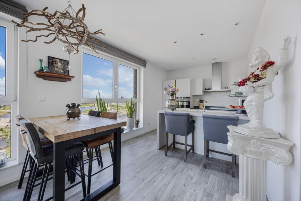 Appartement te koop: Zeeduinweg 14, Almere
