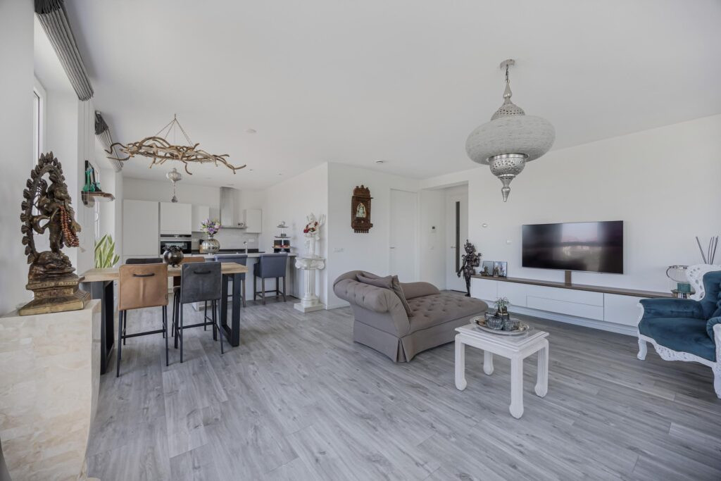 Appartement te koop: Zeeduinweg 14, Almere