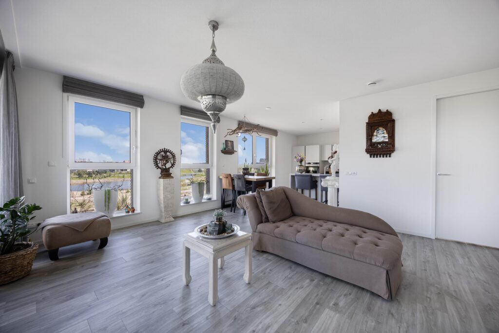 Appartement te koop: Zeeduinweg 14, Almere