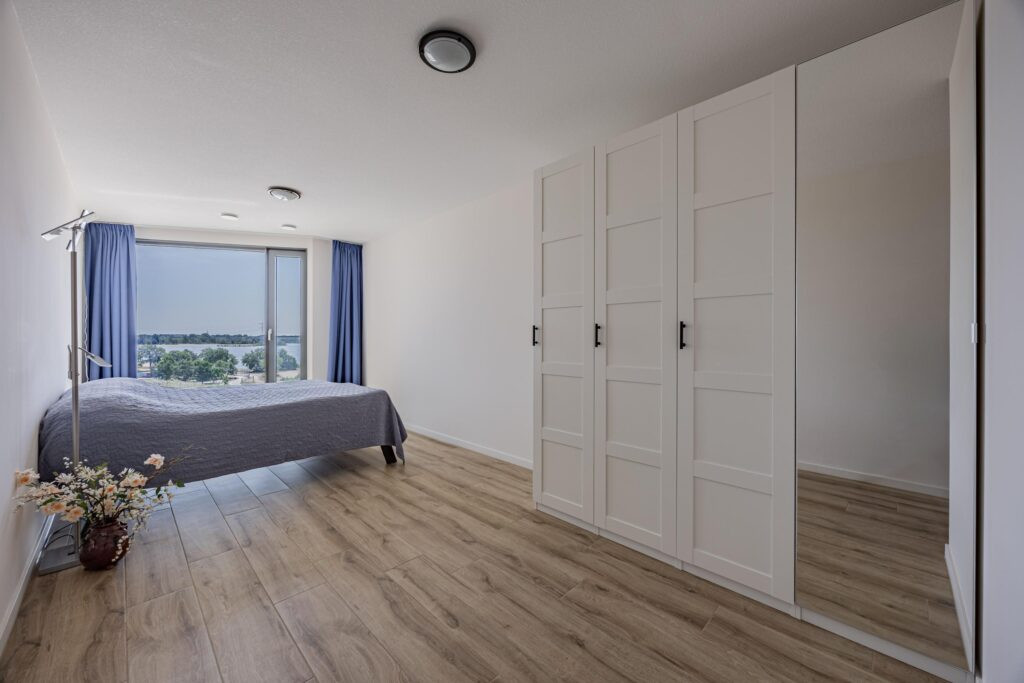 Appartement te koop: Zeeduinweg 231, Almere