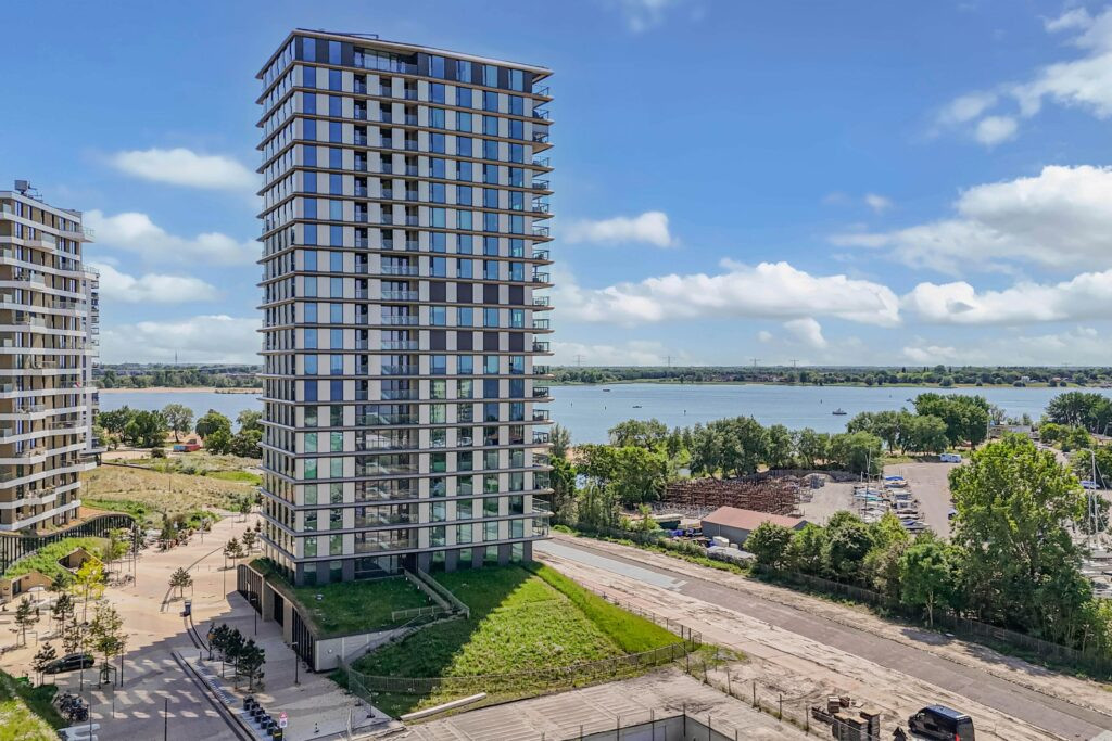 Appartement te koop: Zeeduinweg 231, Almere