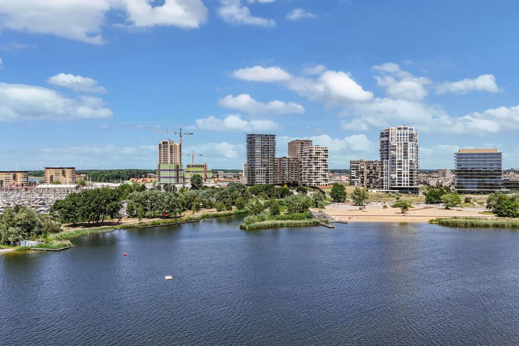 Appartement te koop: Zeeduinweg 231, Almere