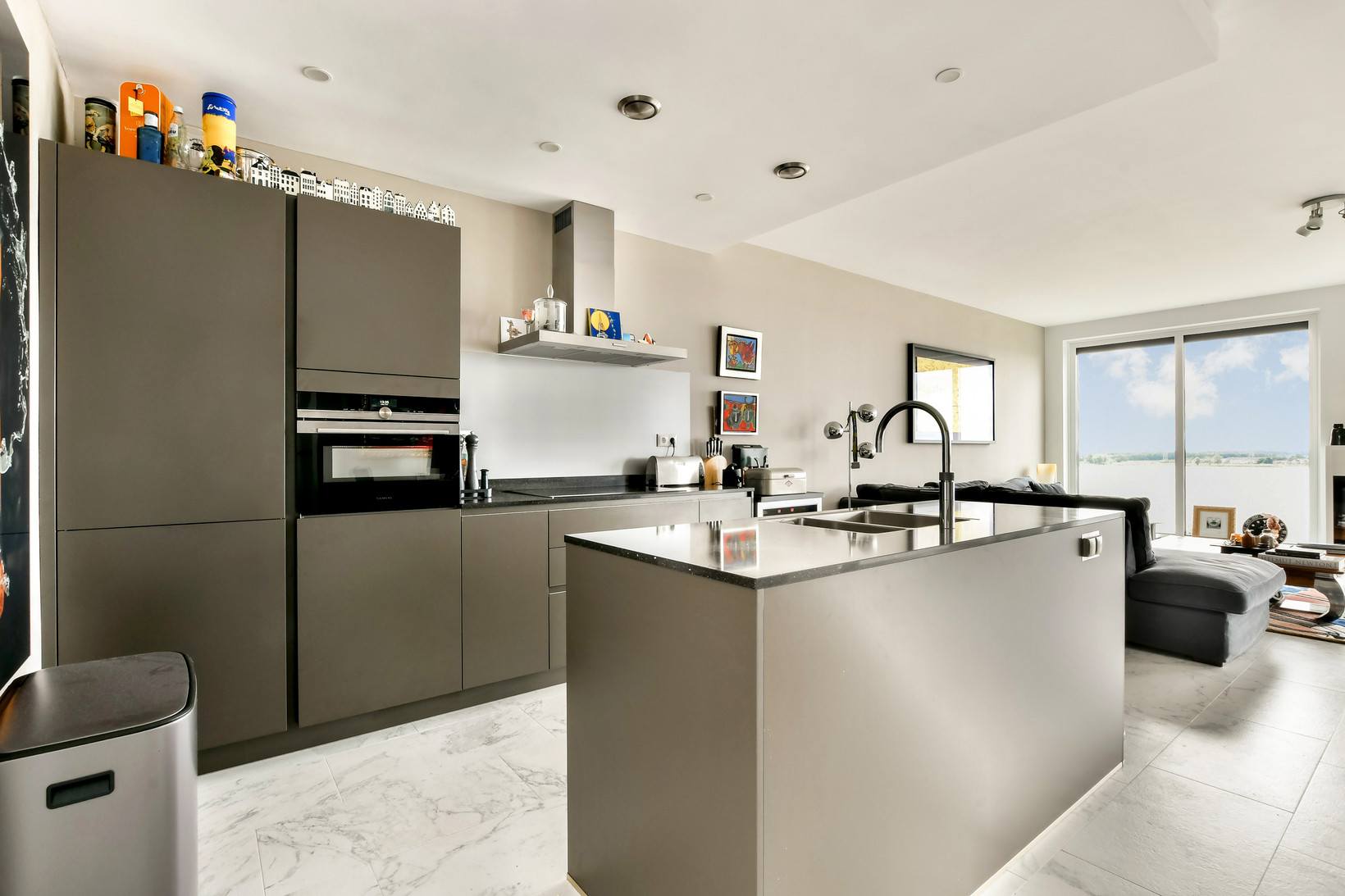 Appartement te koop: Zeeduinweg 454, Almere