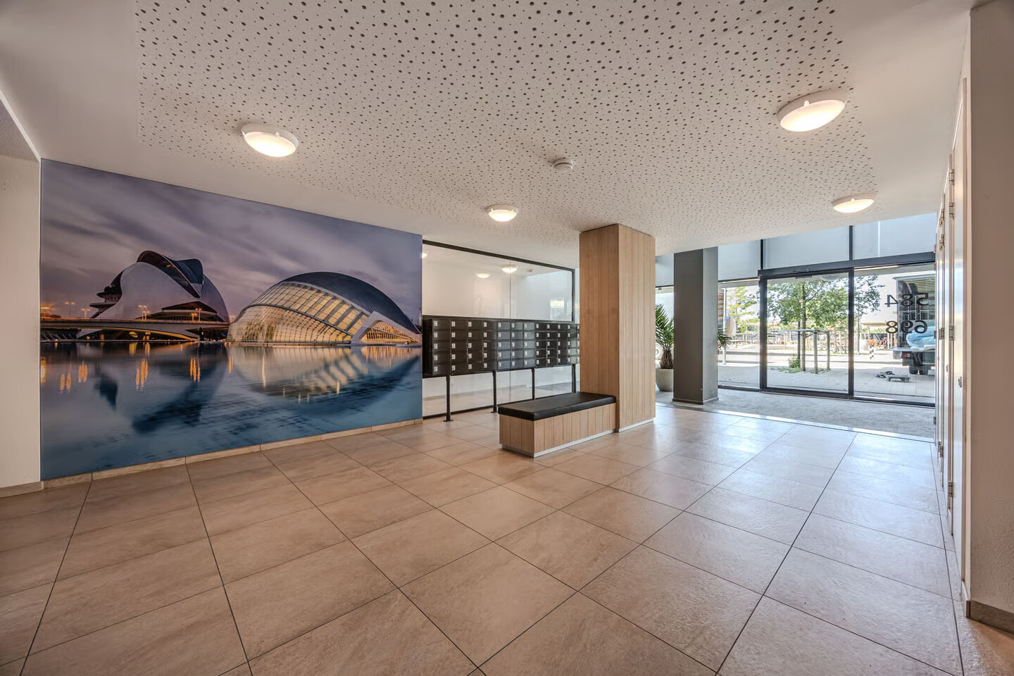 Appartement te koop: Zeeduinweg 618, Almere