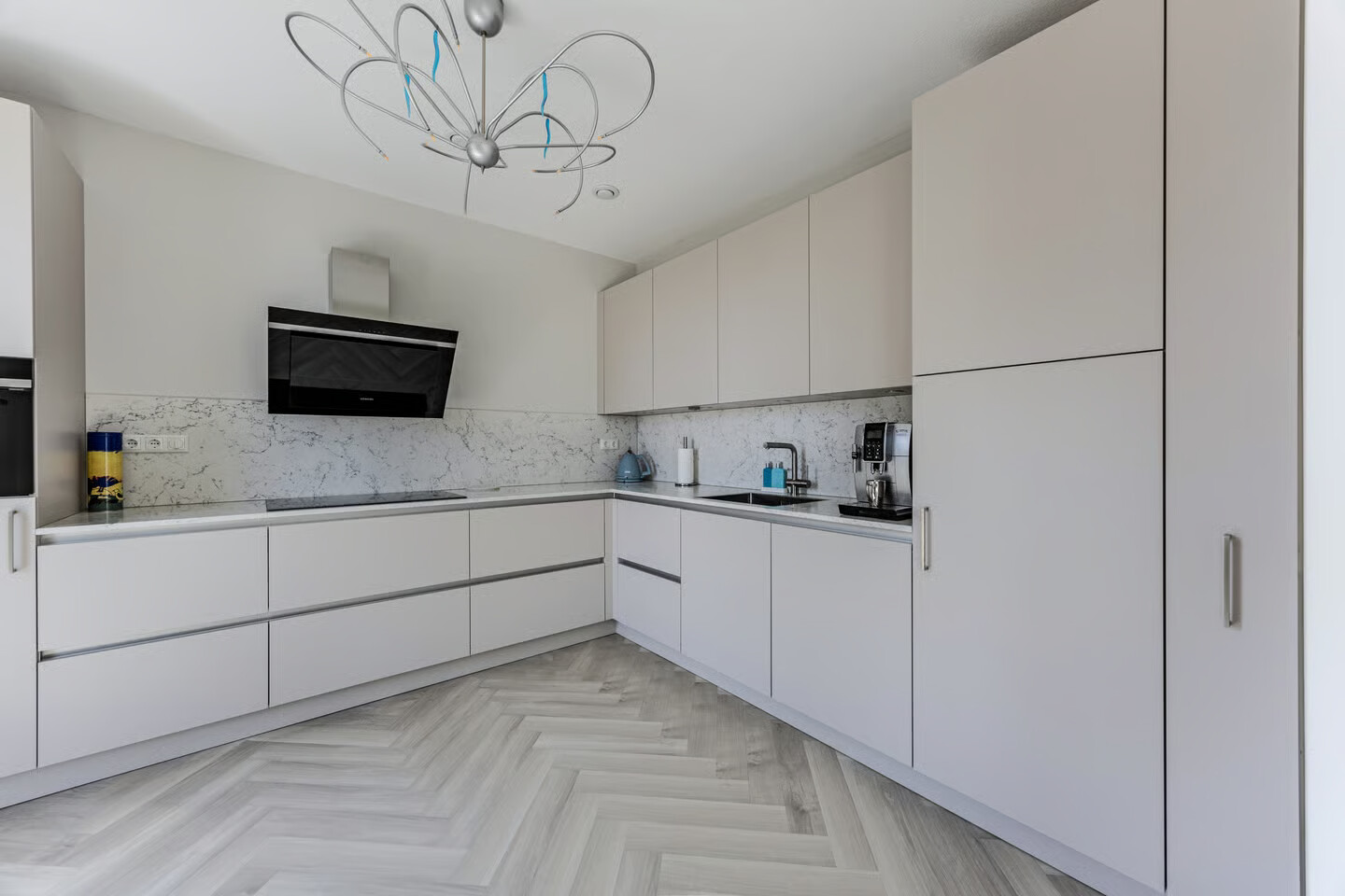 Appartement te koop: Zeeduinweg 618, Almere