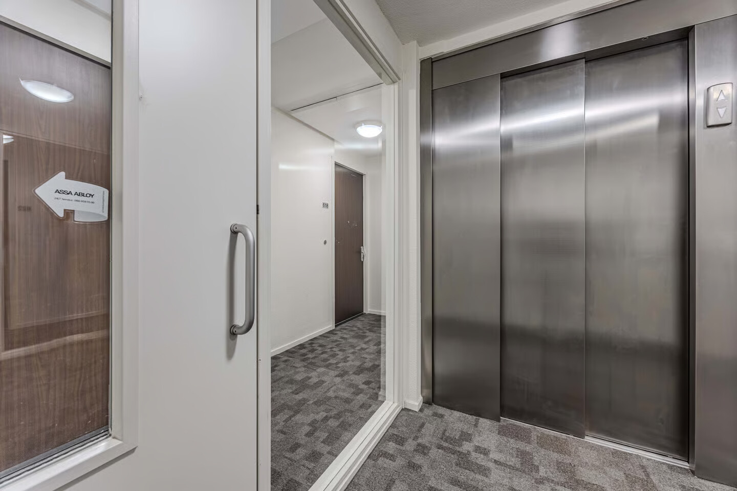 Appartement te koop: Zeeduinweg 618, Almere