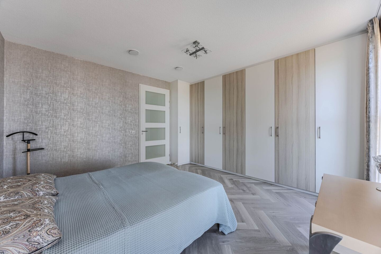 Appartement te koop: Zeeduinweg 618, Almere