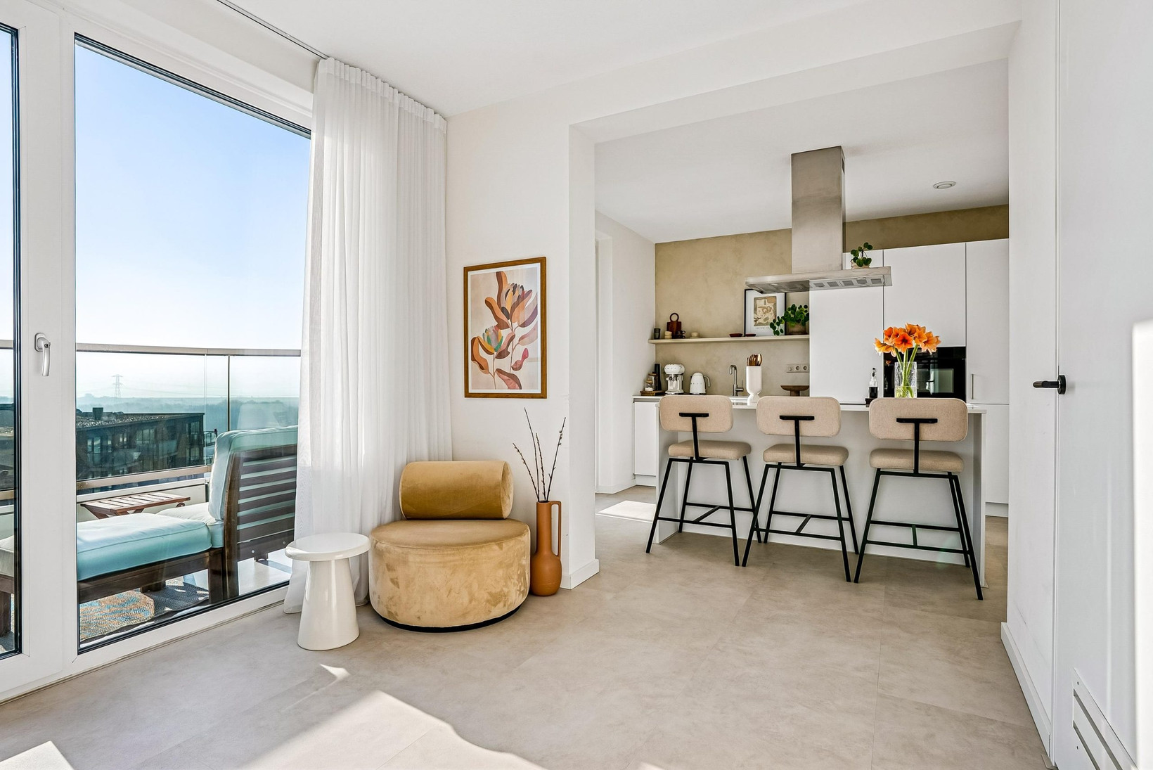 Appartement te koop: Zeeduinweg 666, Almere