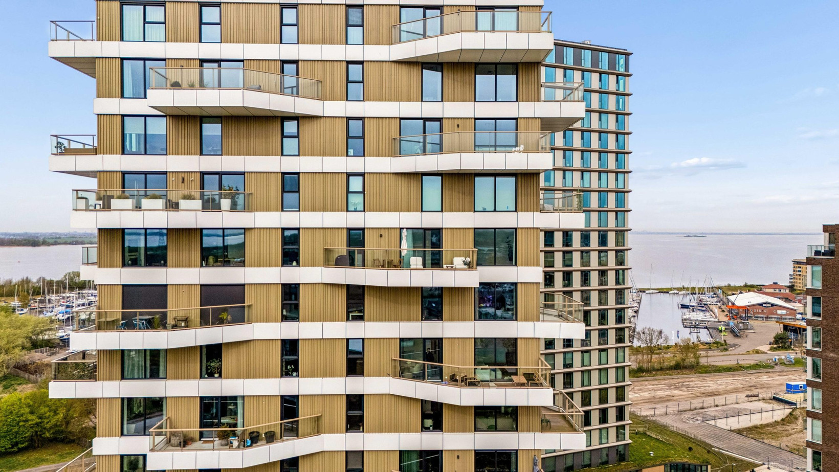 Appartement te koop: Zeeduinweg 666, Almere