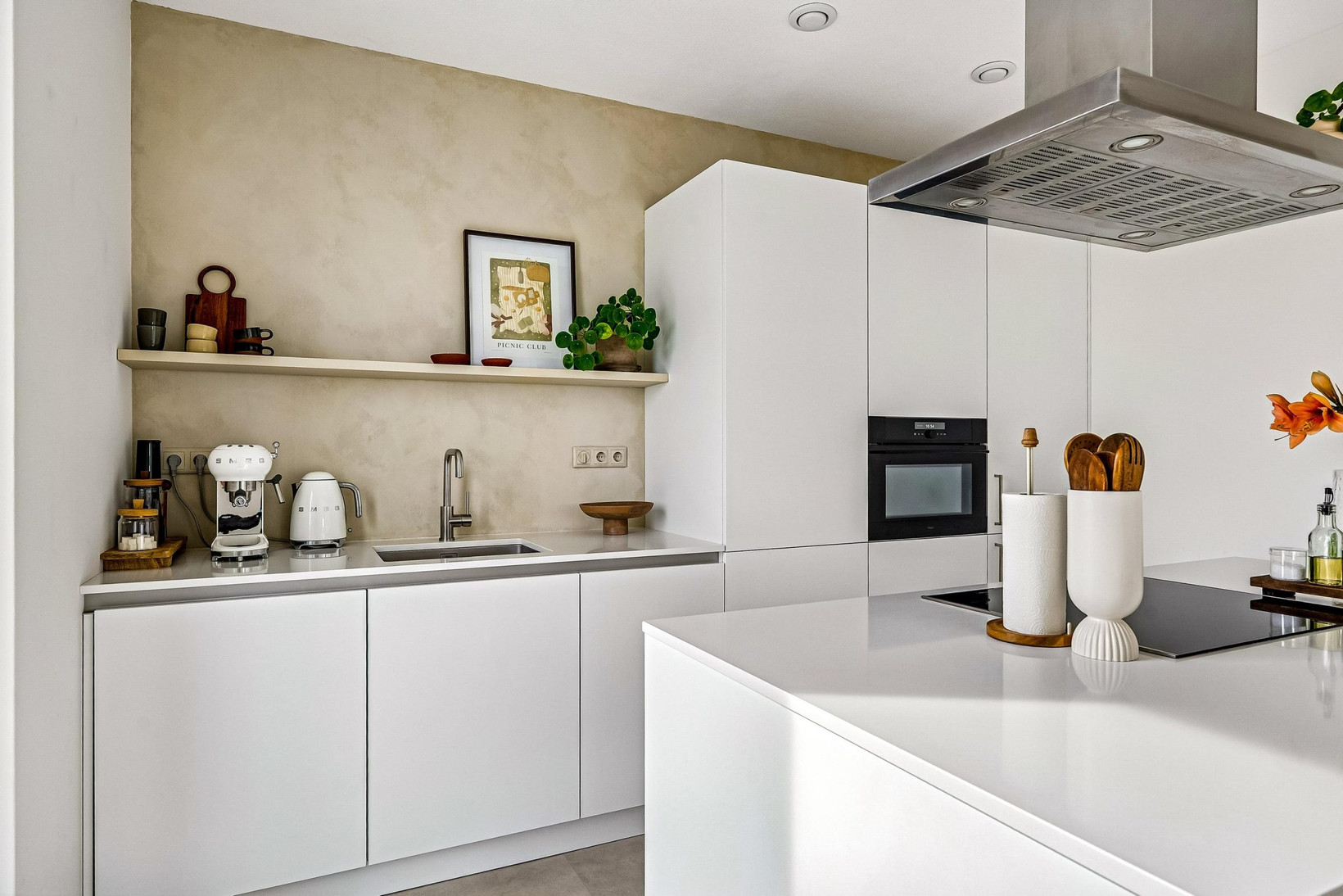 Appartement te koop: Zeeduinweg 666, Almere