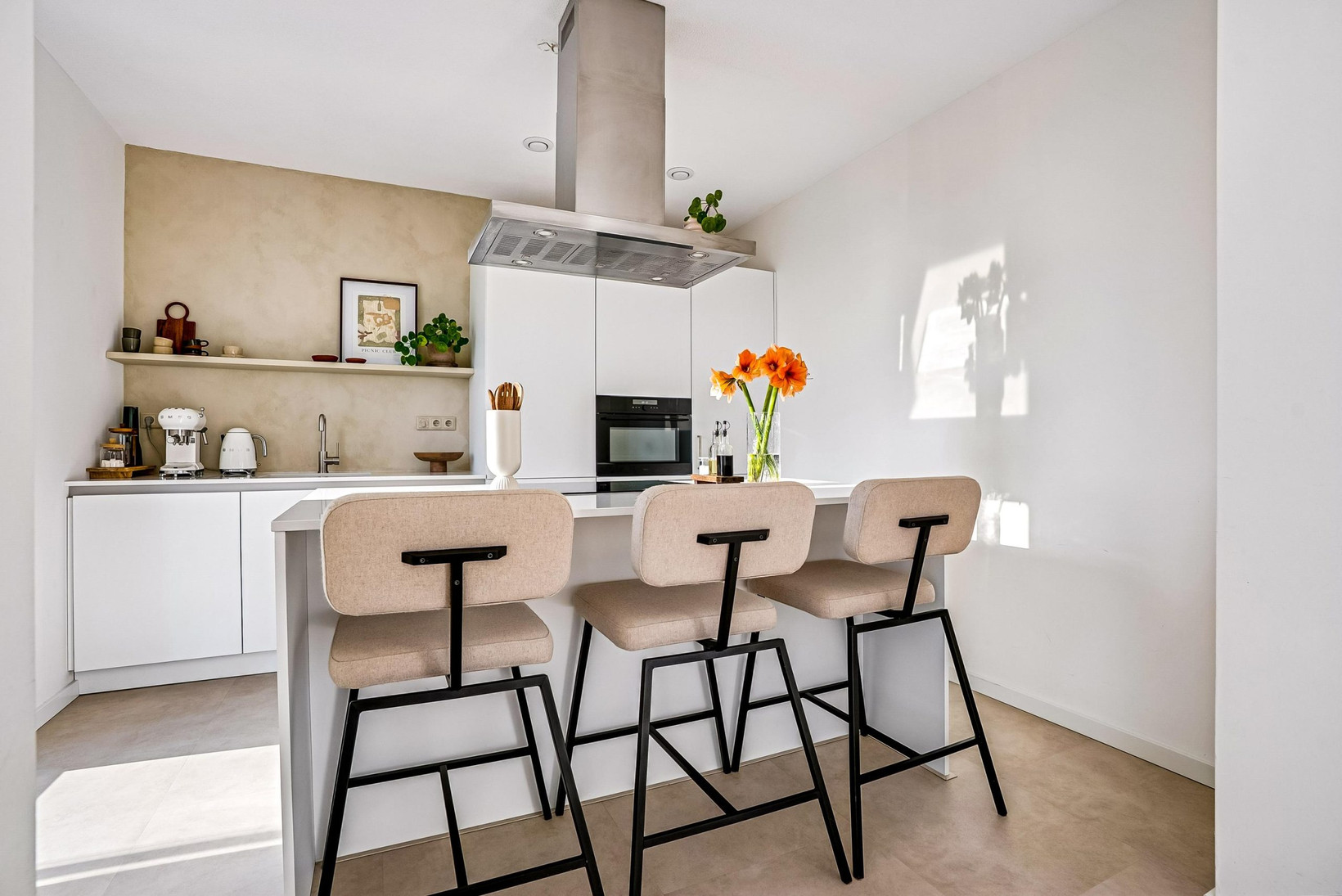 Appartement te koop: Zeeduinweg 666, Almere