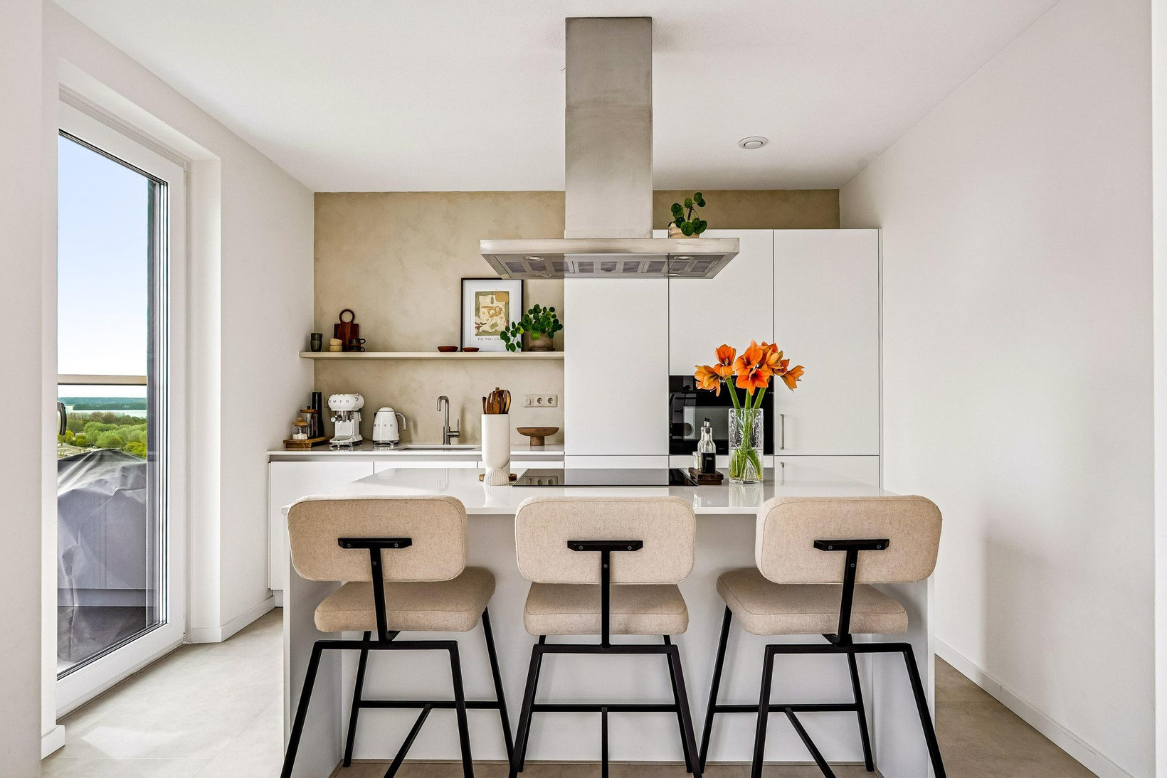 Appartement te koop: Zeeduinweg 666, Almere