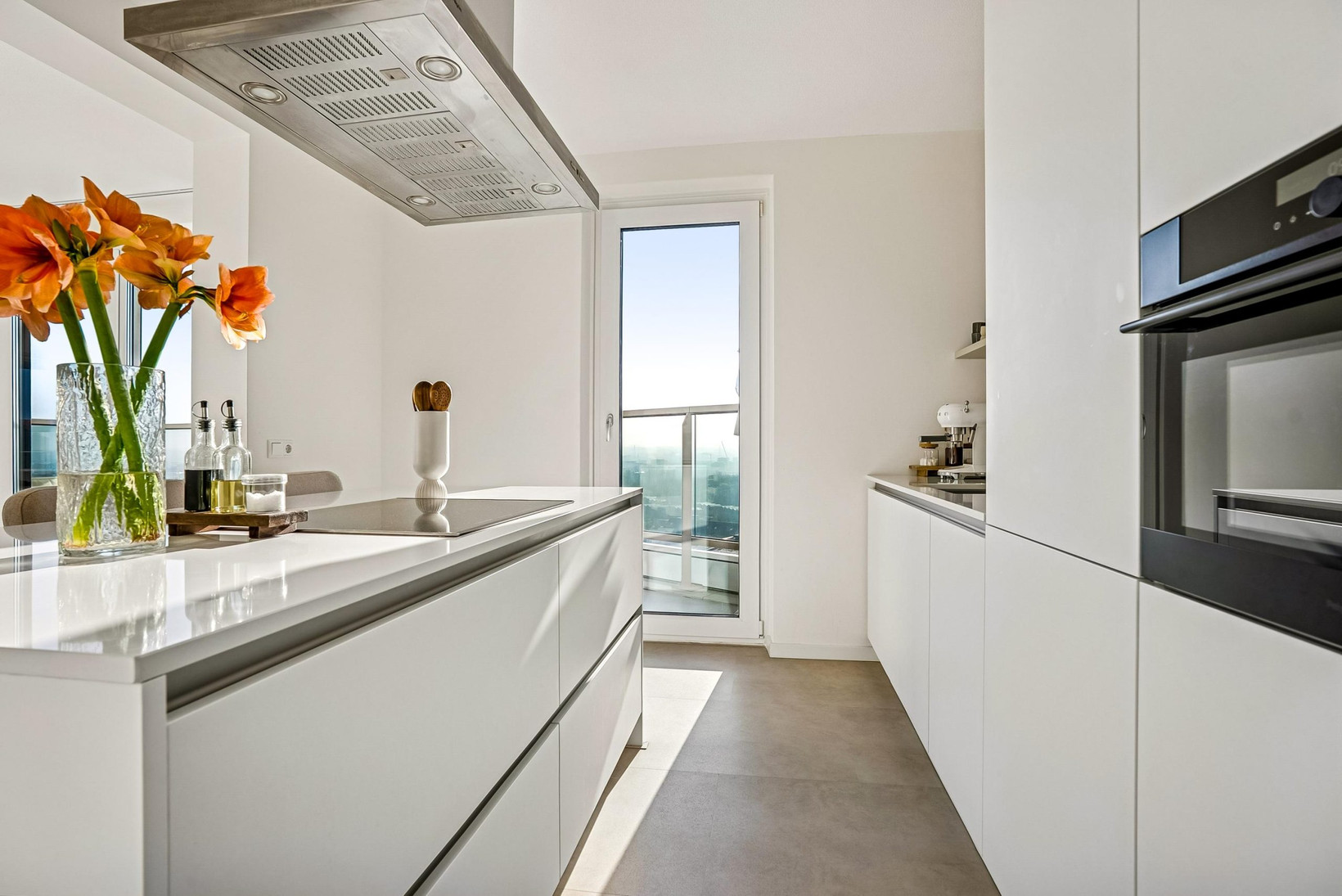 Appartement te koop: Zeeduinweg 666, Almere