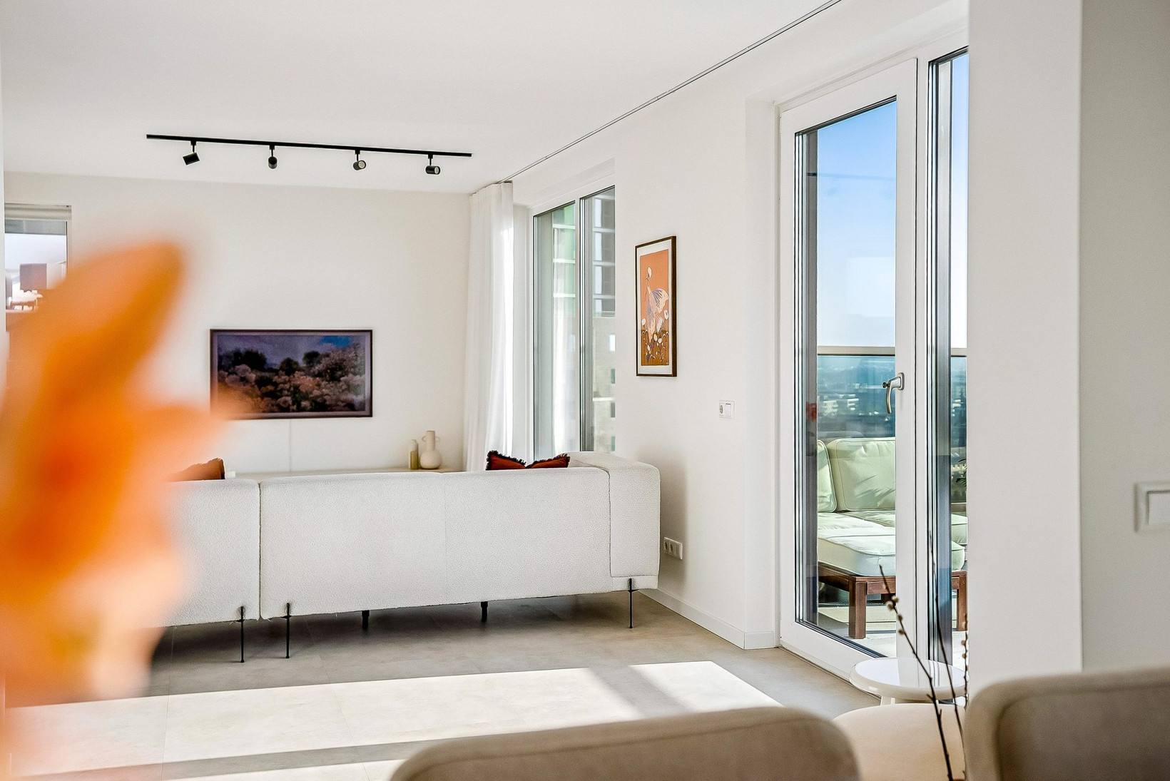 Appartement te koop: Zeeduinweg 666, Almere