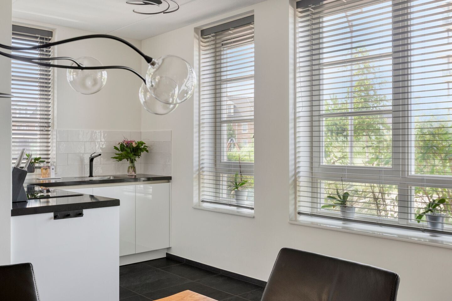 Twee-onder-één-kap te koop: Jesse Owensstraat 3, Almere