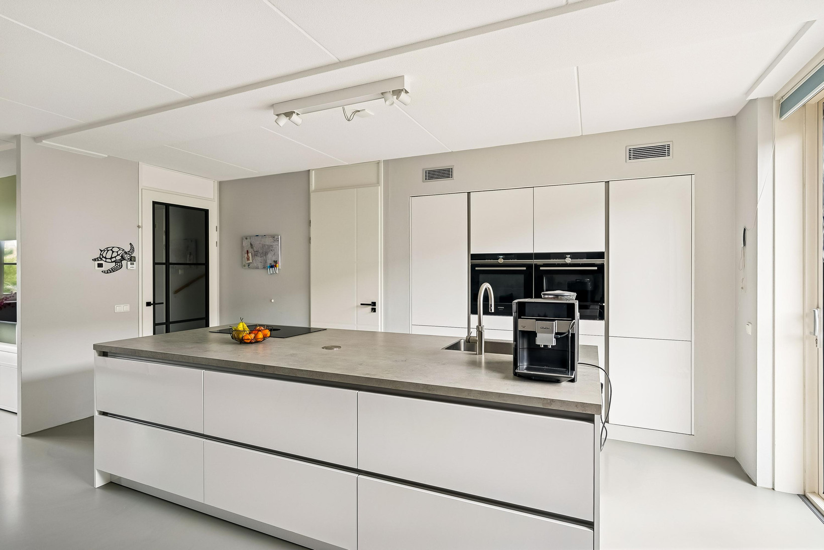 Tussenwoning te koop: Jesse Owensstraat 4, Almere