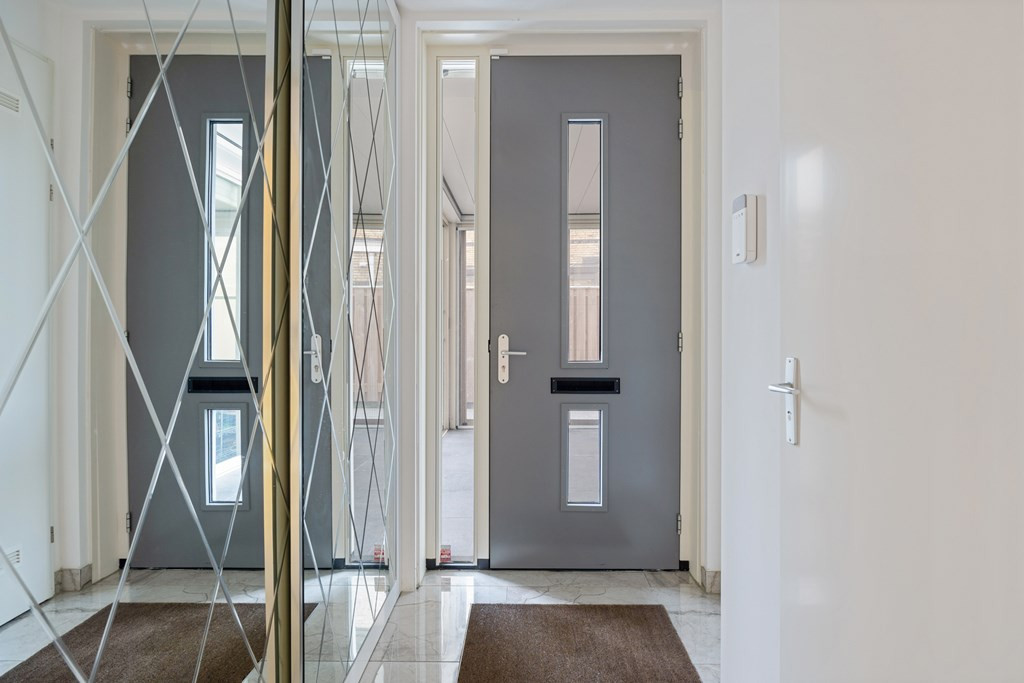 Twee-onder-één-kap te koop: Liselott Linsenhoffstraat 29, Almere