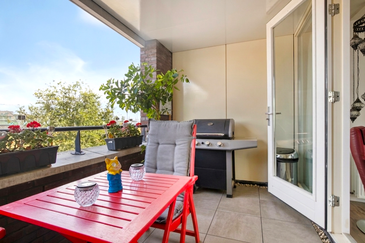 Appartement te koop: Hongarijehof 16, Almere