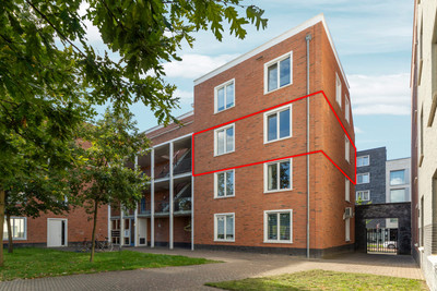 Hongarijehof 55