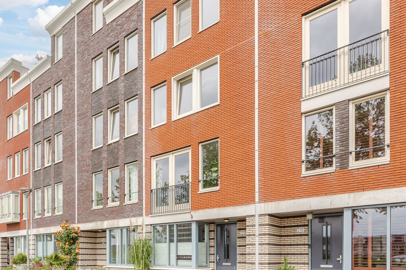 Tussenwoning te koop: Frankrijkkade 220, Almere