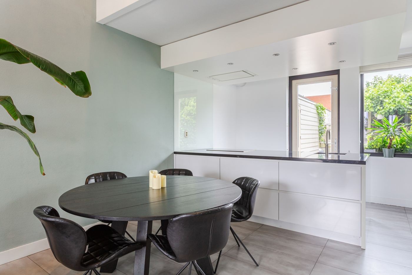 Tussenwoning te koop: Frankrijkkade 220, Almere