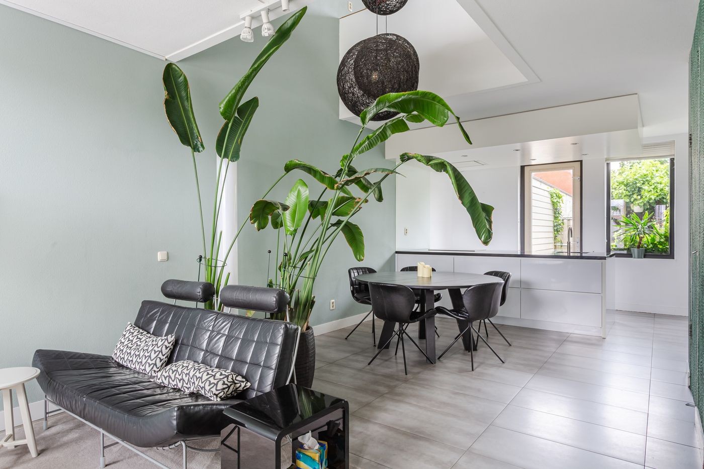 Tussenwoning te koop: Frankrijkkade 220, Almere