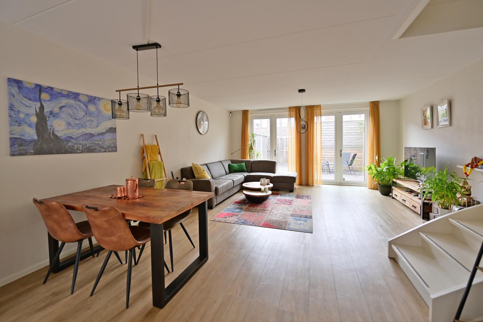 Tussenwoning te koop: Schotlandstraat 57, Almere