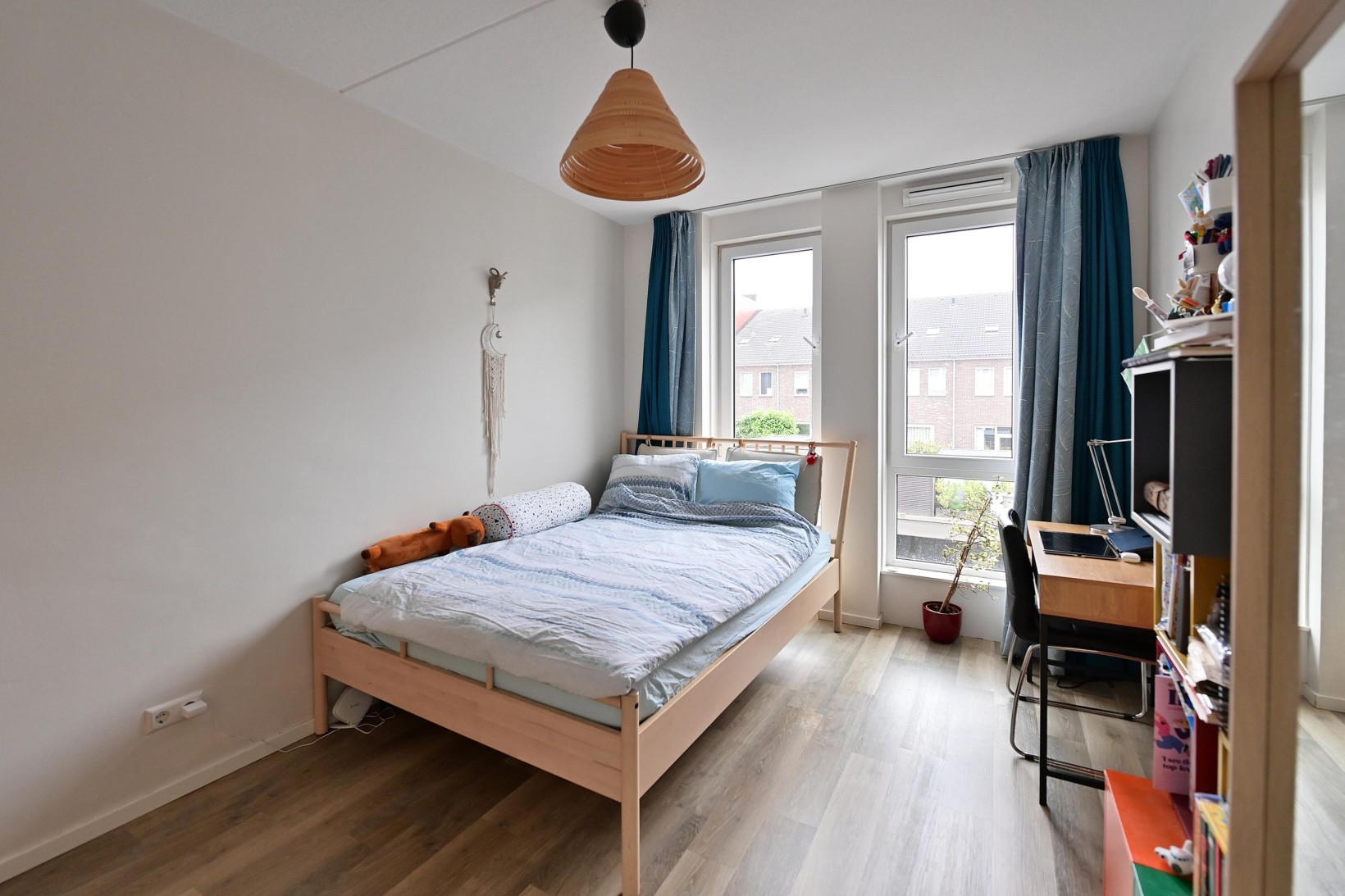 Tussenwoning te koop: Schotlandstraat 57, Almere