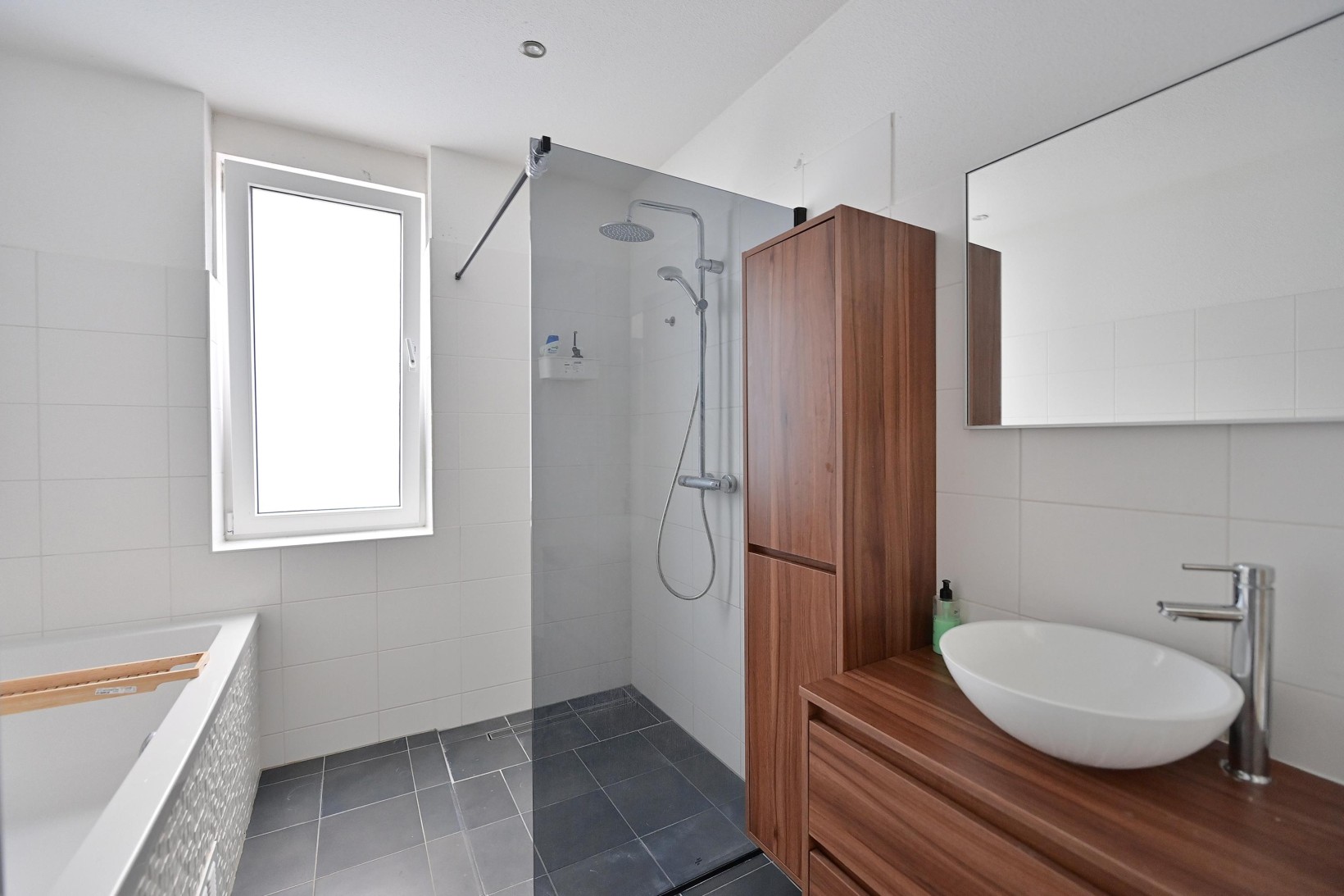 Tussenwoning te koop: Schotlandstraat 57, Almere