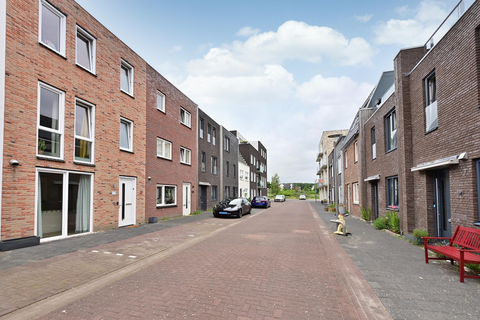 Tussenwoning te koop: Schotlandstraat 57, Almere