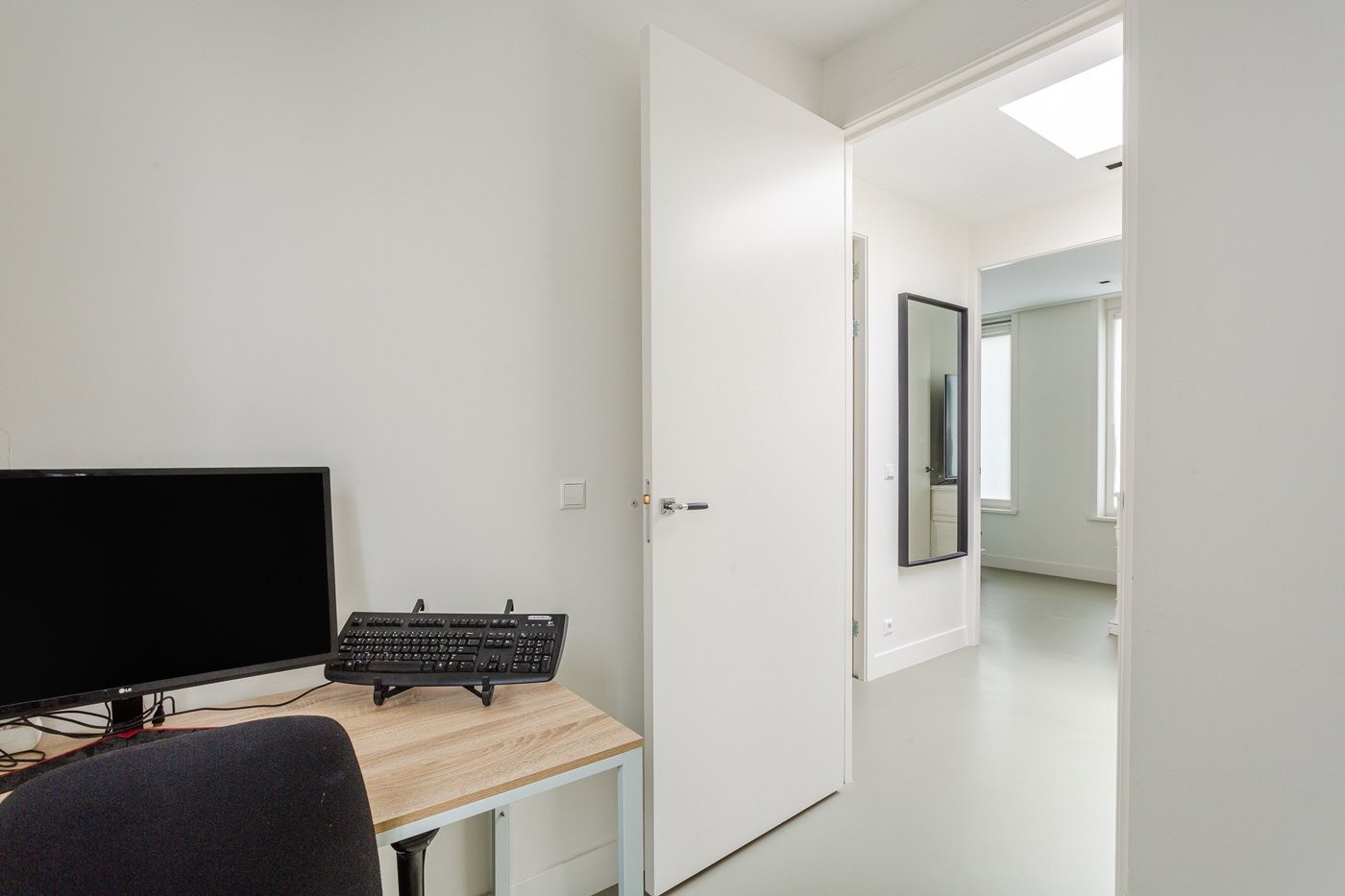 Tussenwoning te koop: Apollostraat 18, Almere