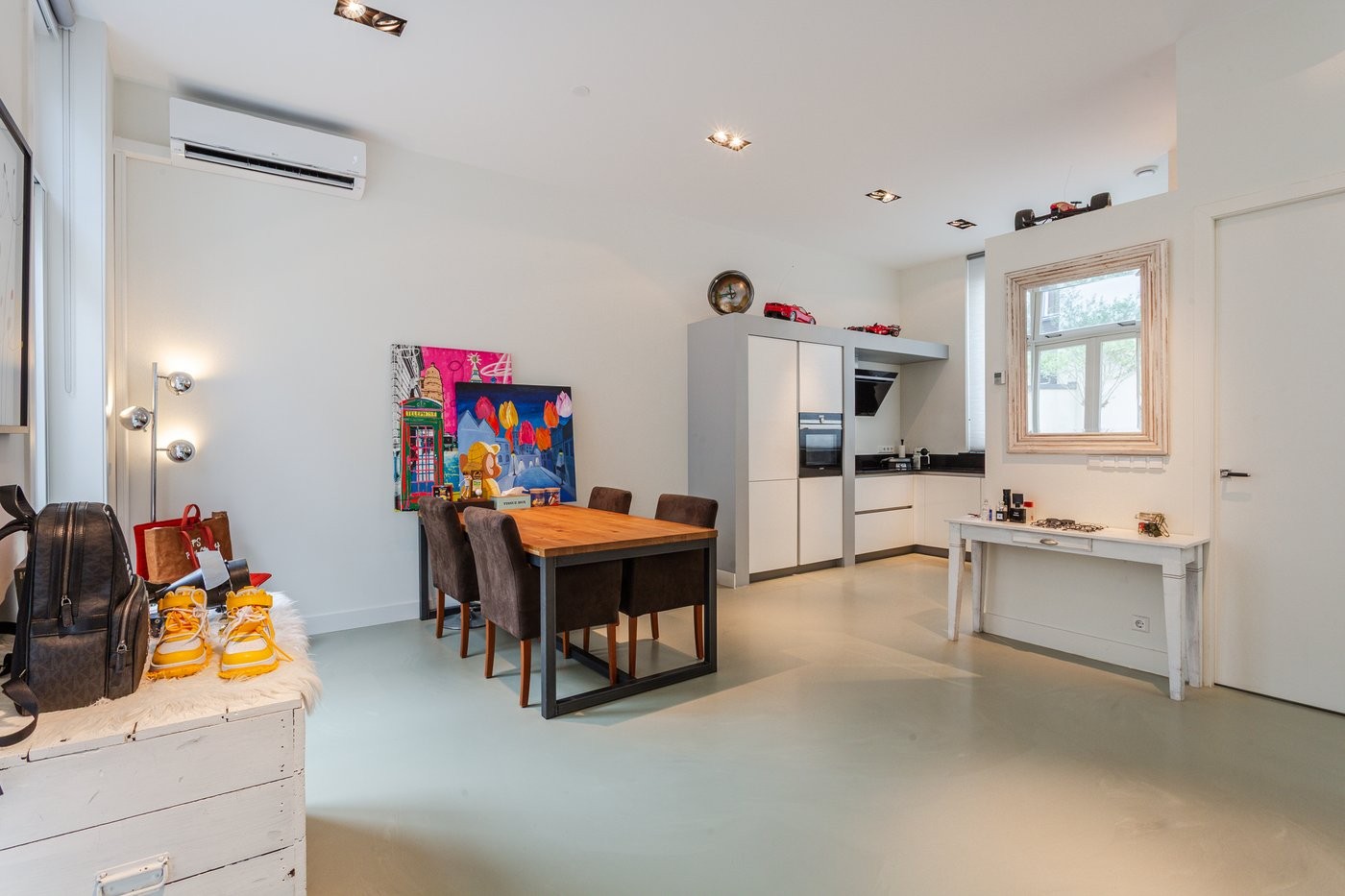 Tussenwoning te koop: Apollostraat 18, Almere