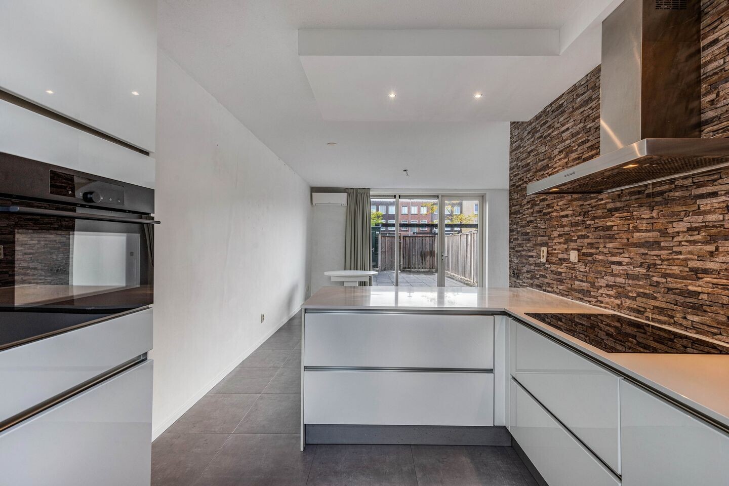 Tussenwoning te koop: Hanumanpad 12, Almere