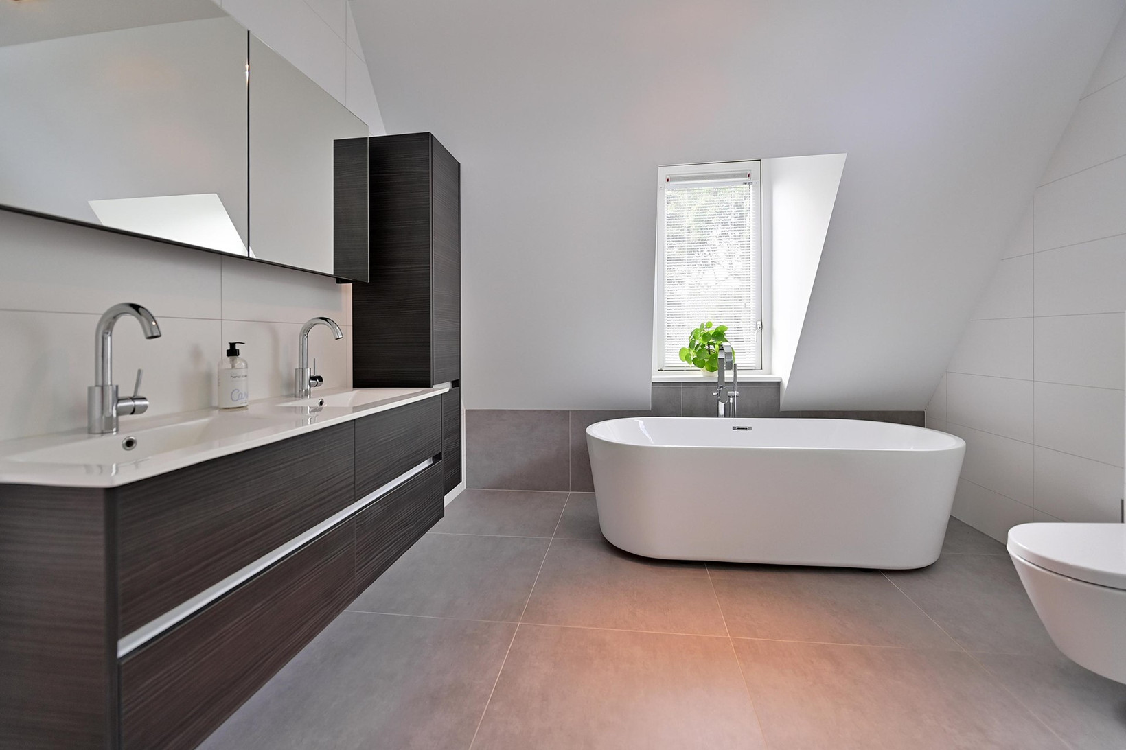 Vrijstaande woning te koop: Horn 12, Weesp