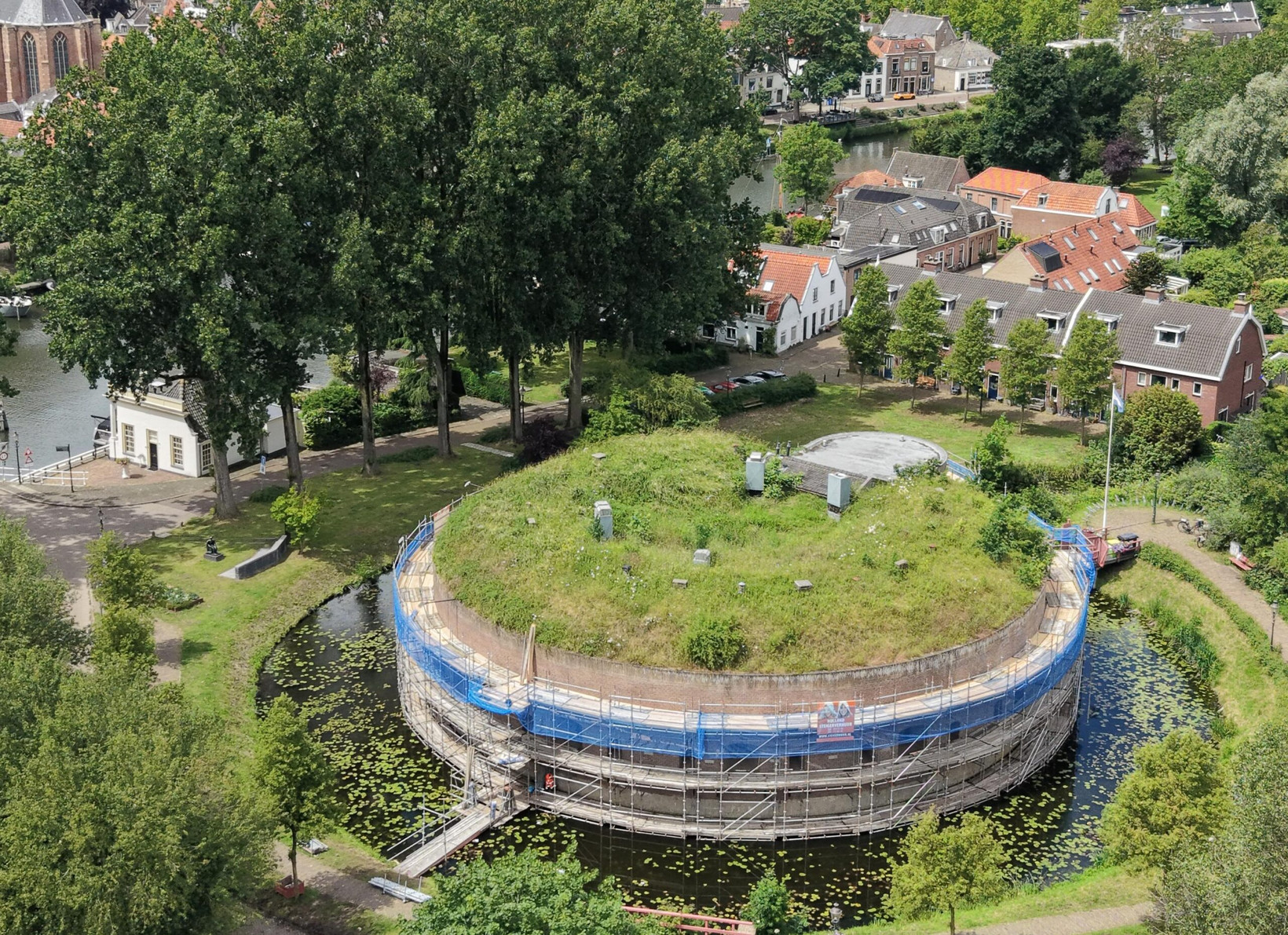 Tussenwoning te koop: Ossenmarkt 45, Weesp