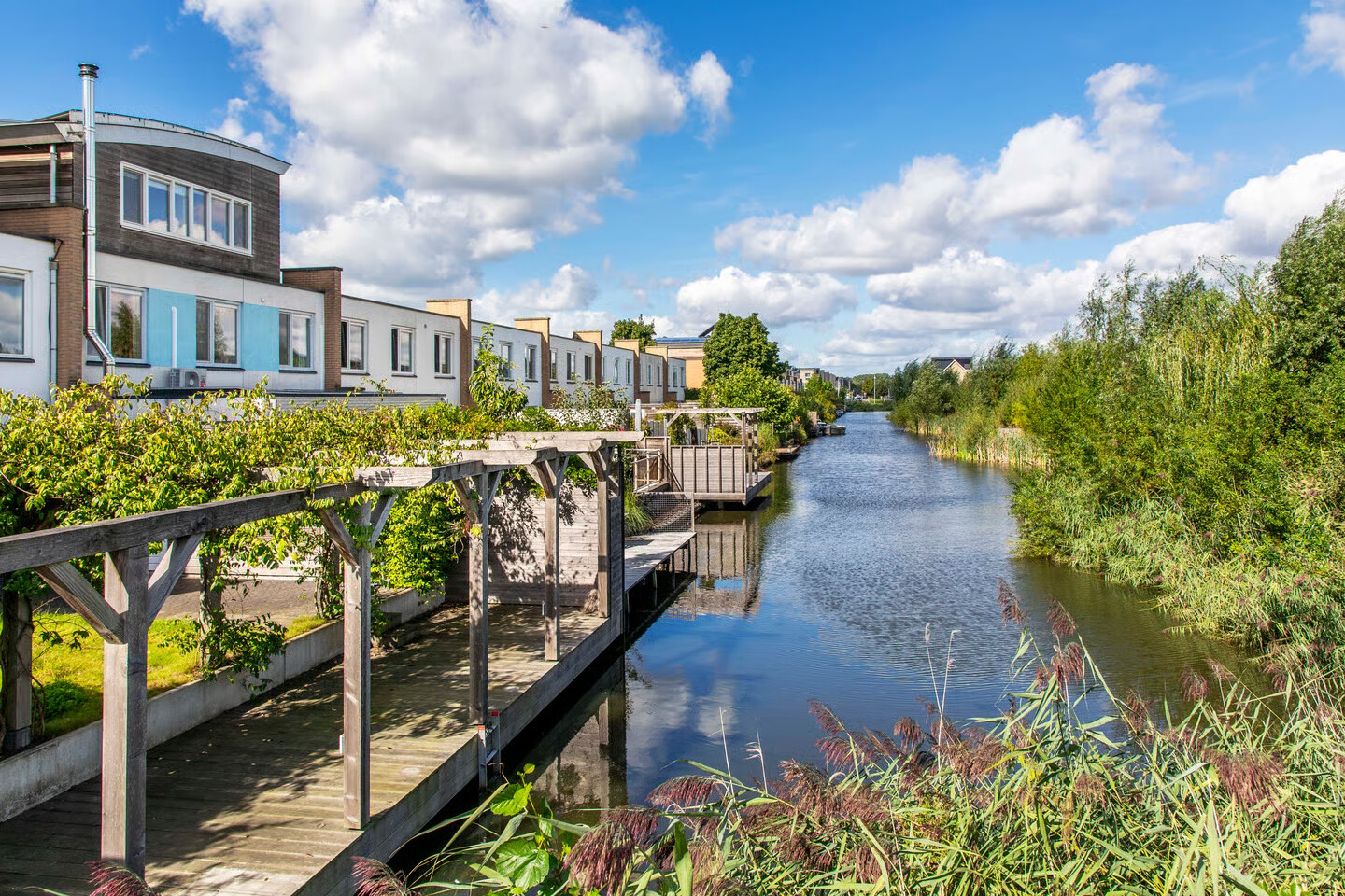 Tussenwoning te koop: Lobbrich Boudgerslaan 37, Weesp
