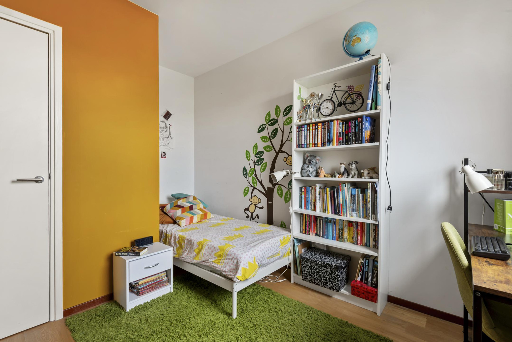 Tussenwoning te koop: Loes van Marlestraat 17, Weesp