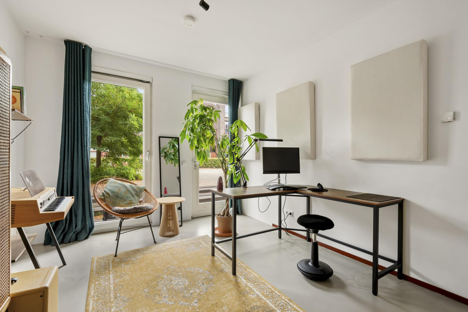 Tussenwoning te koop: Loes van Marlestraat 17, Weesp