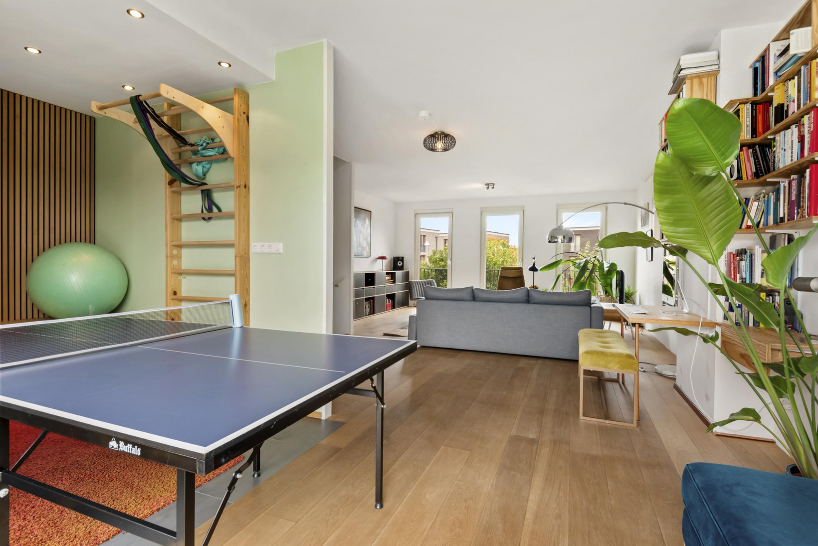 Tussenwoning te koop: Loes van Marlestraat 17, Weesp