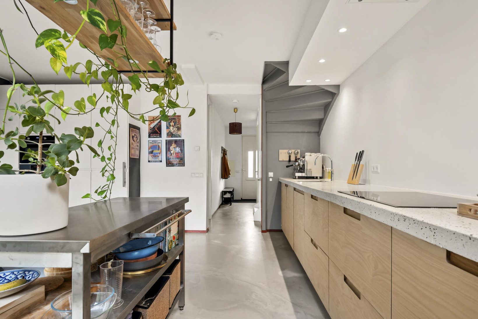 Tussenwoning te koop: Loes van Marlestraat 17, Weesp