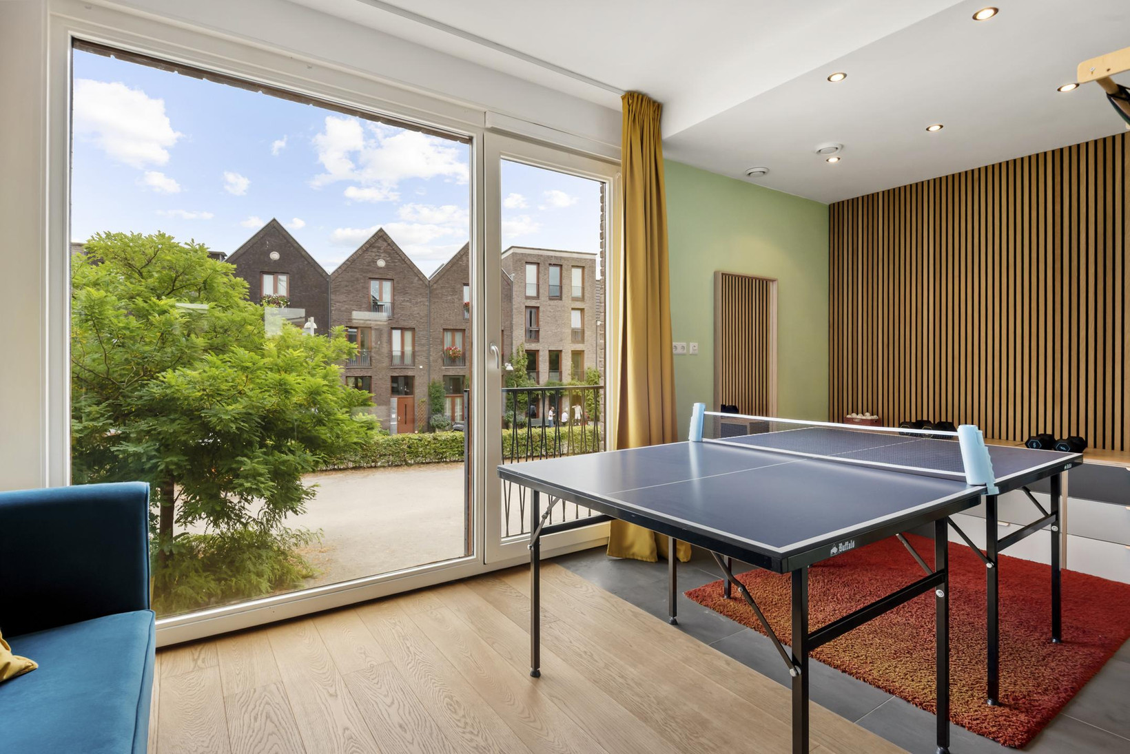Tussenwoning te koop: Loes van Marlestraat 17, Weesp