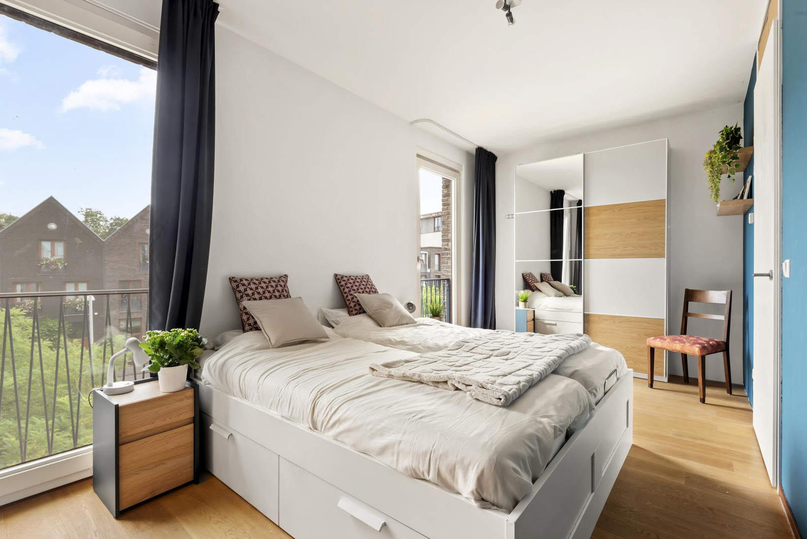 Tussenwoning te koop: Loes van Marlestraat 17, Weesp
