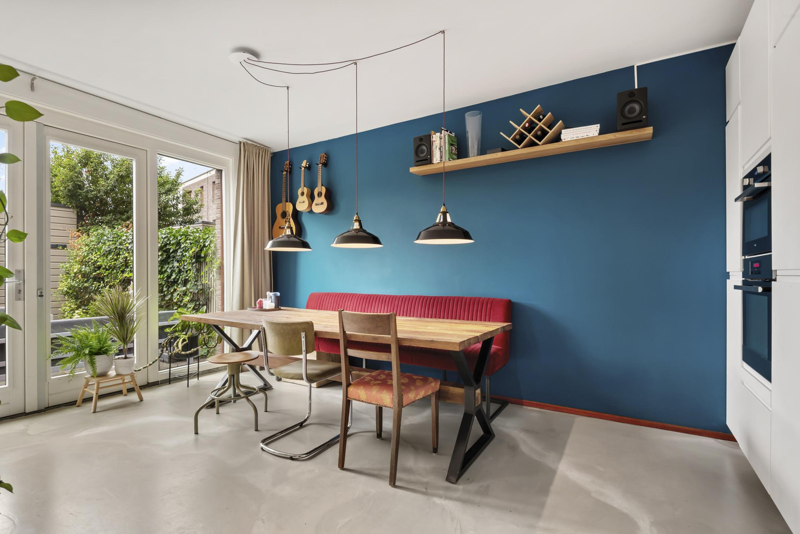 Tussenwoning te koop: Loes van Marlestraat 17, Weesp